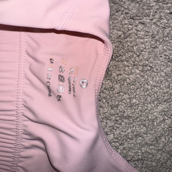 Cropped workout top bundle - Picture 2 of 5